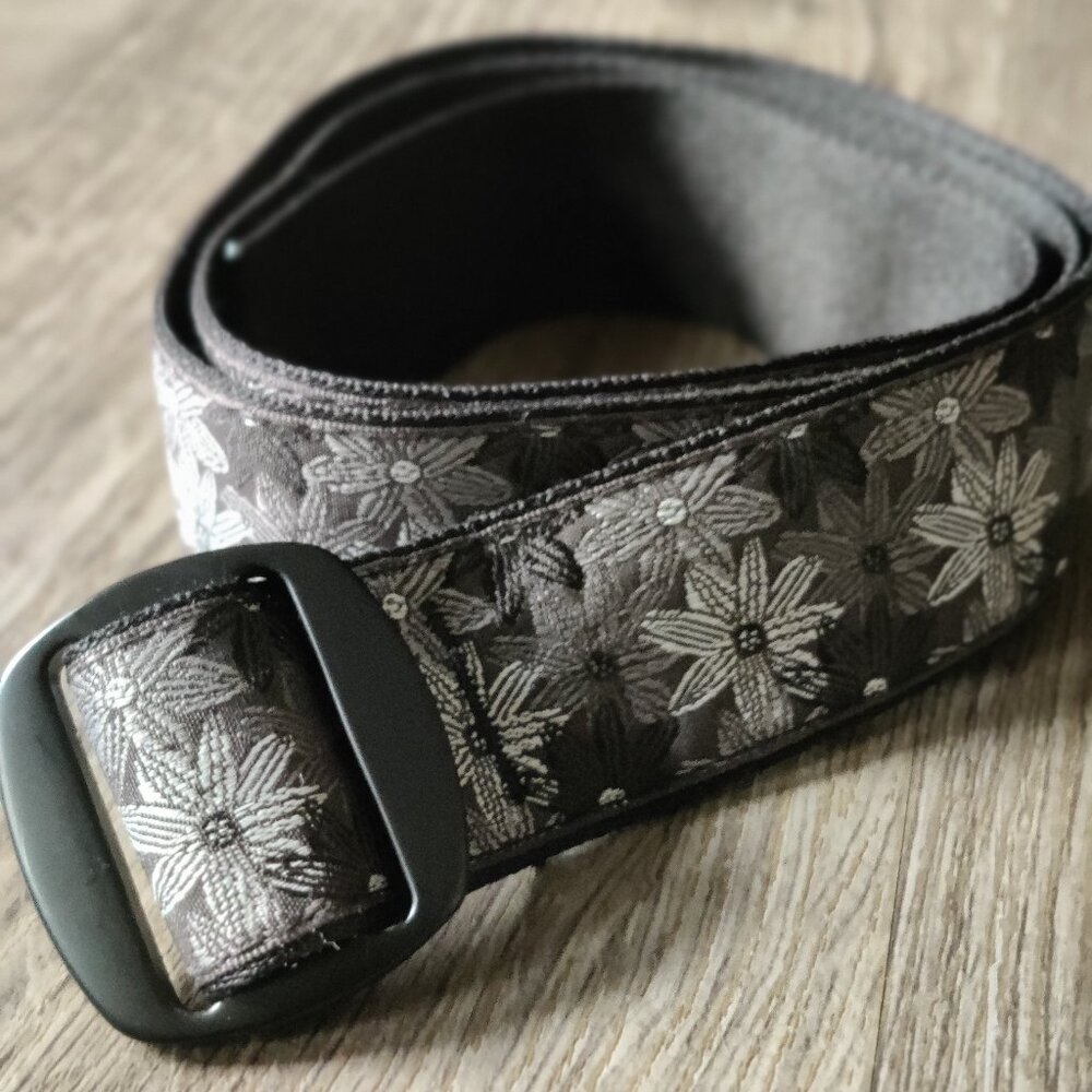 BISON Manzo belt floral small, made in Colorado USA NWT